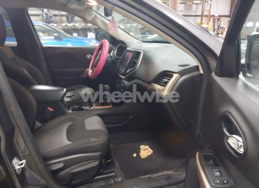 Photo 5 of 2018 Jeep Cherokee LATITUDE TECH CONNECT 4X4 (VIN 1C4PJMCX9JD614065)