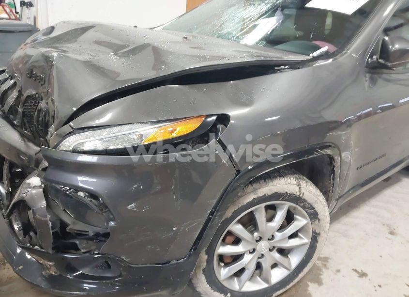 Photo 6 of 2018 Jeep Cherokee LATITUDE TECH CONNECT 4X4 (VIN 1C4PJMCX9JD614065)