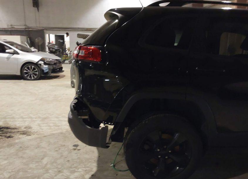 Photo 20 of 2018 Jeep Cherokee LATITUDE (VIN 1C4PJMCXXJD546391)