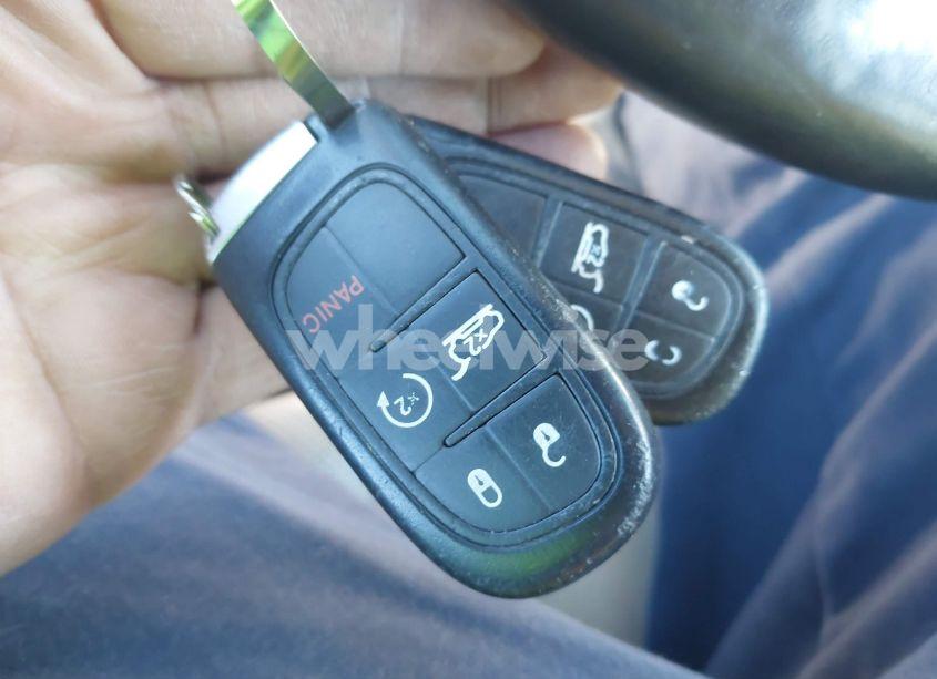 Photo 11 of 2015 Jeep Cherokee LIMITED (VIN 1C4PJMDB0FW652489)