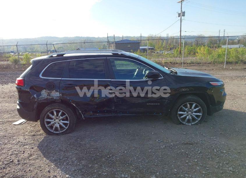 Photo 13 of 2018 Jeep Cherokee LIMITED 4X4 (VIN 1C4PJMDB0JD617018)