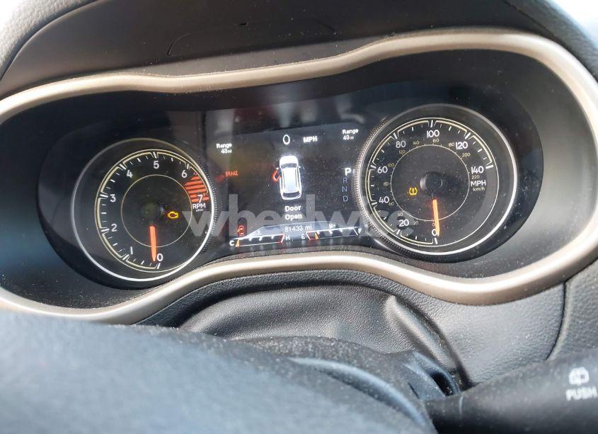 Photo 7 of 2018 Jeep Cherokee LIMITED 4X4 (VIN 1C4PJMDB0JD617018)