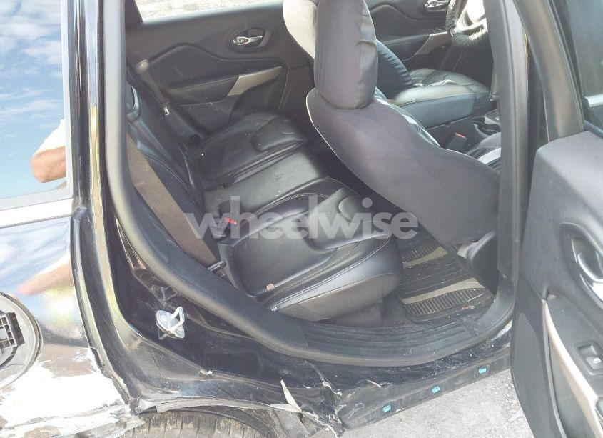 Photo 8 of 2018 Jeep Cherokee LIMITED 4X4 (VIN 1C4PJMDB0JD617018)