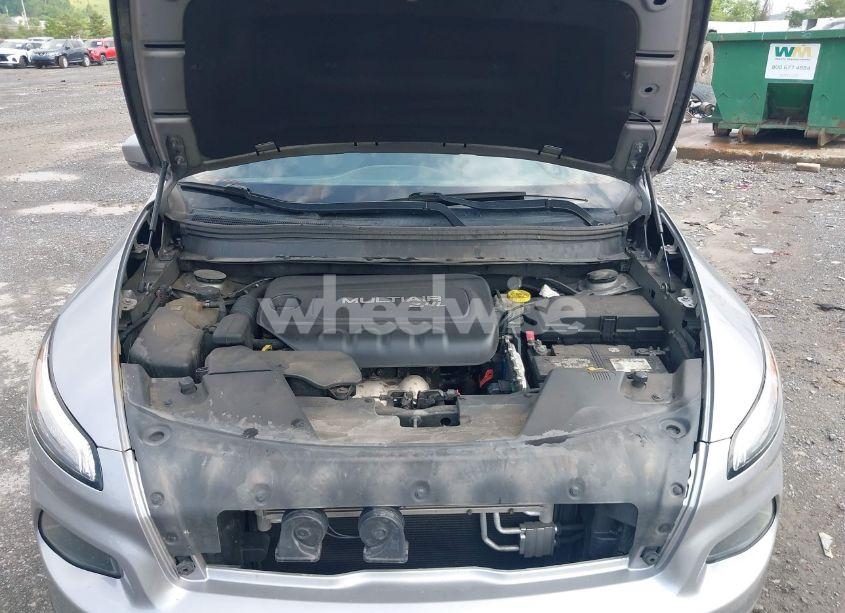 Photo 10 of 2015 Jeep Cherokee LIMITED (VIN 1C4PJMDB1FW749409)