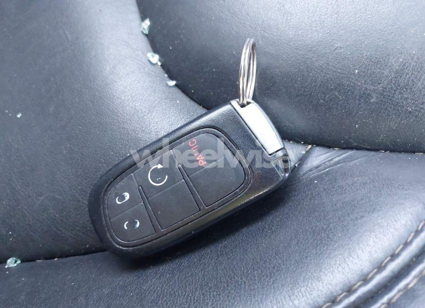 Photo 11 of 2015 Jeep Cherokee LIMITED (VIN 1C4PJMDB2FW773119)