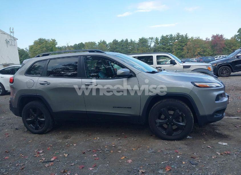 Photo 13 of 2016 Jeep Cherokee HIGH ALTITUDE (VIN 1C4PJMDB2GW368766)
