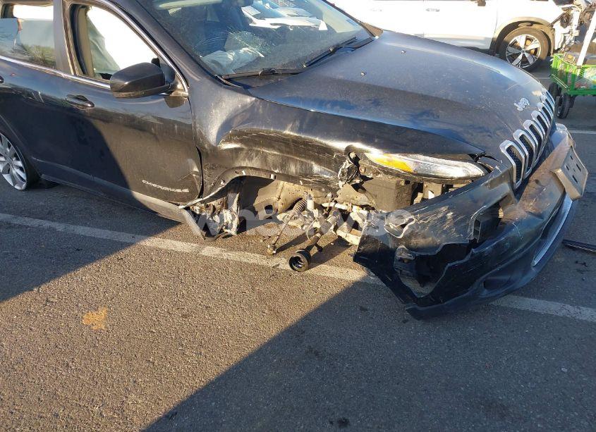 Photo 6 of 2017 Jeep Cherokee LIMITED 4X4 (VIN 1C4PJMDB2HW524063)