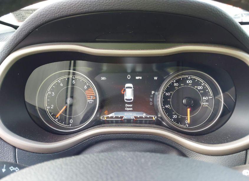 Photo 7 of 2017 Jeep Cherokee LIMITED (VIN 1C4PJMDB2HW632697)