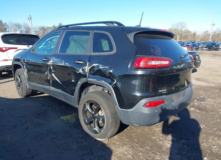 Photo 3 of 2018 Jeep Cherokee LIMITED 4X4 (VIN 1C4PJMDB2JD555055)