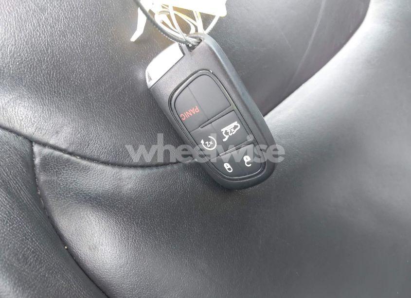 Photo 11 of 2018 Jeep Cherokee LIMITED 4X4 (VIN 1C4PJMDB2JD617487)