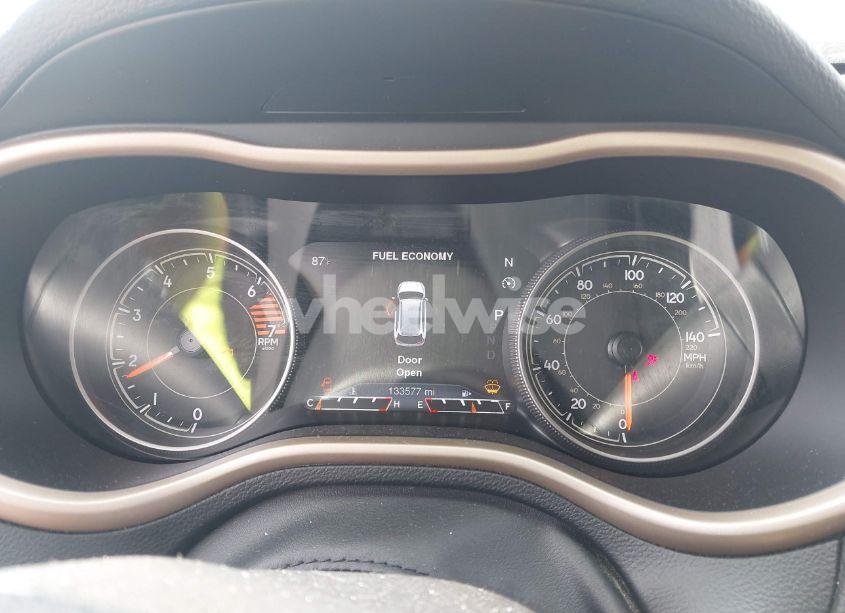 Photo 7 of 2018 Jeep Cherokee LIMITED 4X4 (VIN 1C4PJMDB2JD617487)