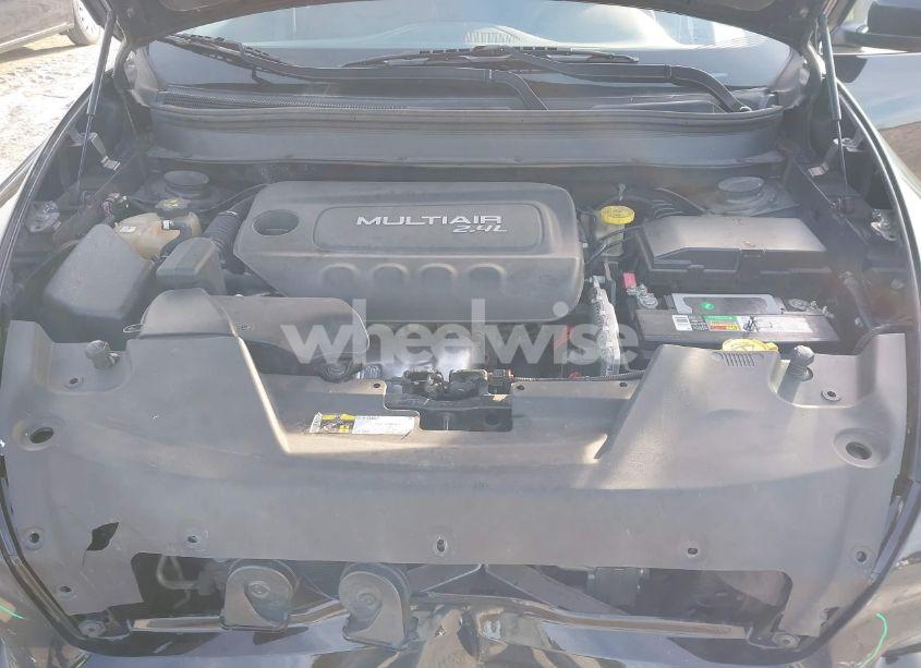 Photo 10 of 2015 Jeep Cherokee LIMITED (VIN 1C4PJMDB3FW769578)