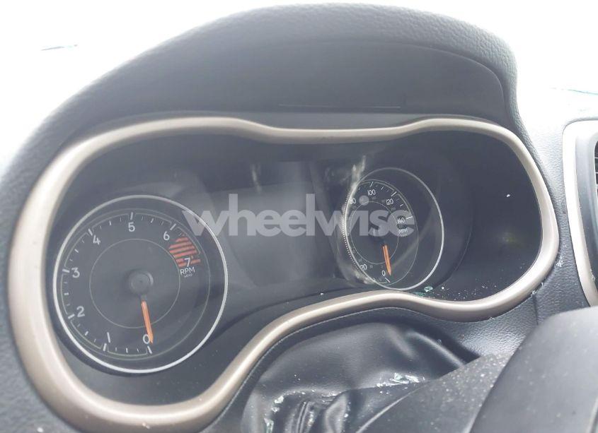 Photo 7 of 2016 Jeep Cherokee LIMITED (VIN 1C4PJMDB3GW206225)