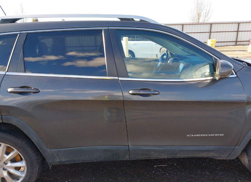 Photo 14 of 2016 Jeep Cherokee LIMITED (VIN 1C4PJMDB3GW339700)