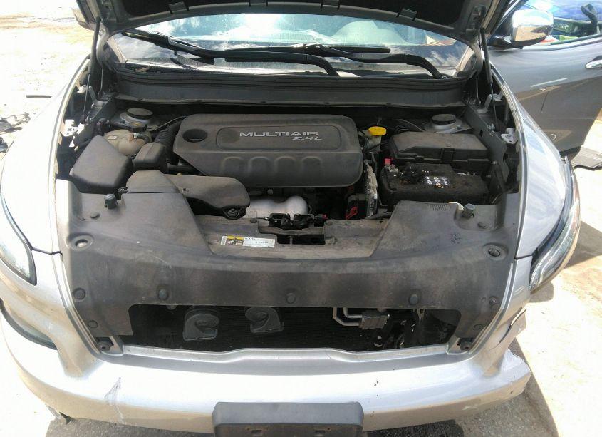 Photo 10 of 2017 Jeep Cherokee LIMITED 4X4 (VIN 1C4PJMDB3HW511760)