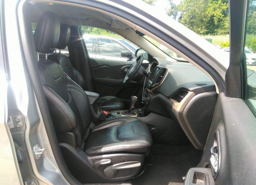 Photo 5 of 2017 Jeep Cherokee LIMITED 4X4 (VIN 1C4PJMDB3HW511760)