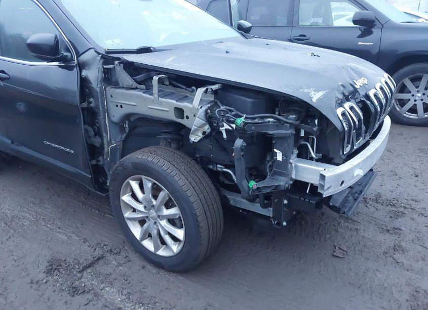 Photo 18 of 2017 Jeep Cherokee LIMITED 4X4 (VIN 1C4PJMDB3HW649024)