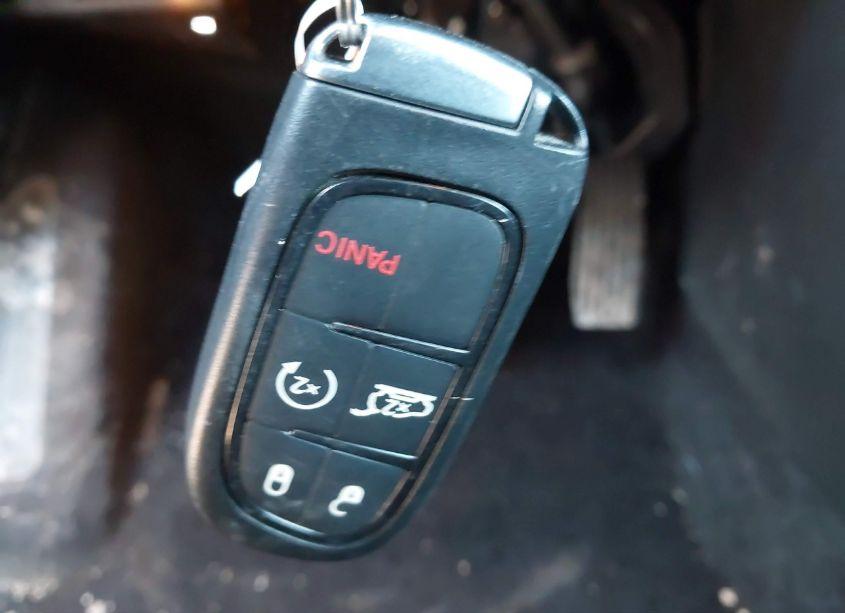 Photo 11 of 2018 Jeep Cherokee LIMITED 4X4 (VIN 1C4PJMDB3JD525644)