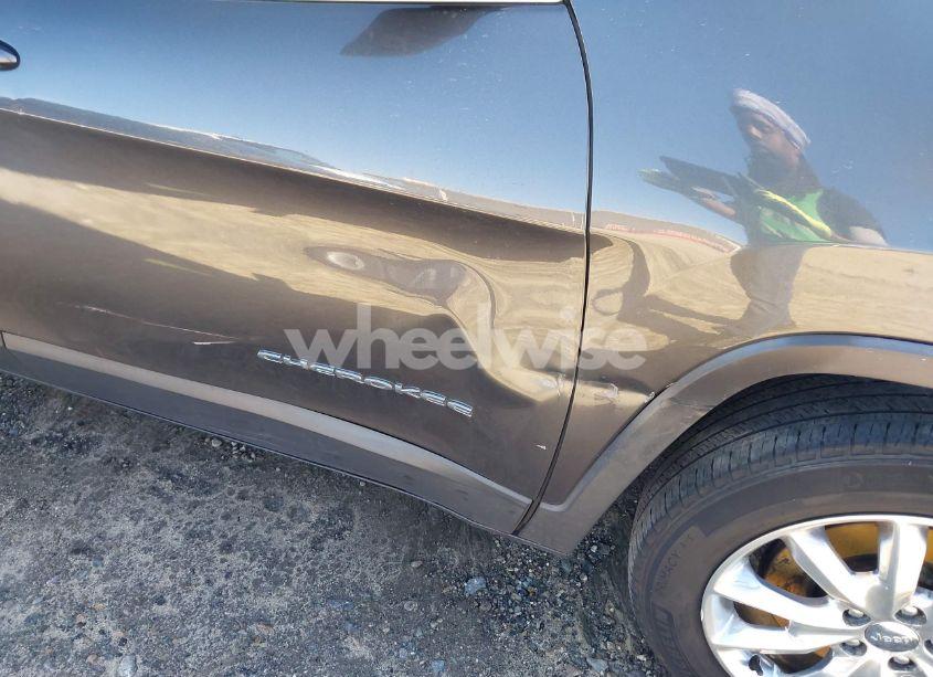 Photo 6 of 2015 Jeep Cherokee LIMITED (VIN 1C4PJMDB4FW541413)