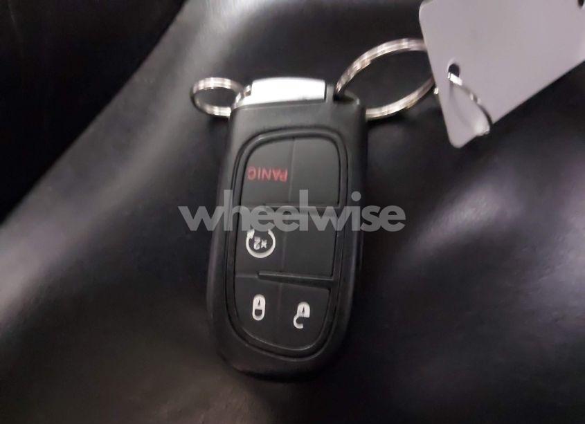 Photo 11 of 2016 Jeep Cherokee LIMITED (VIN 1C4PJMDB4GW175342)