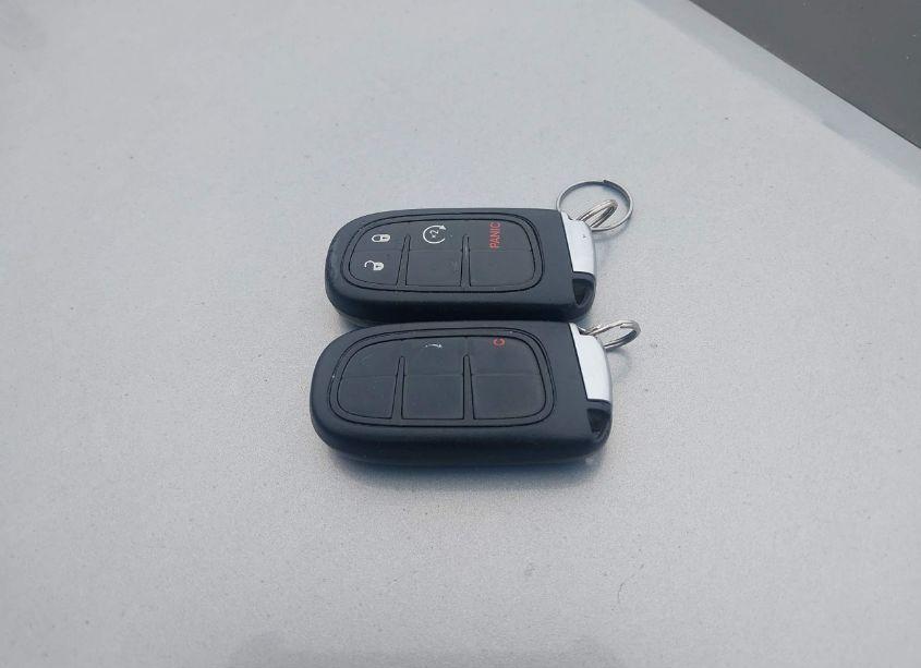 Photo 11 of 2016 Jeep Cherokee LIMITED (VIN 1C4PJMDB4GW283489)