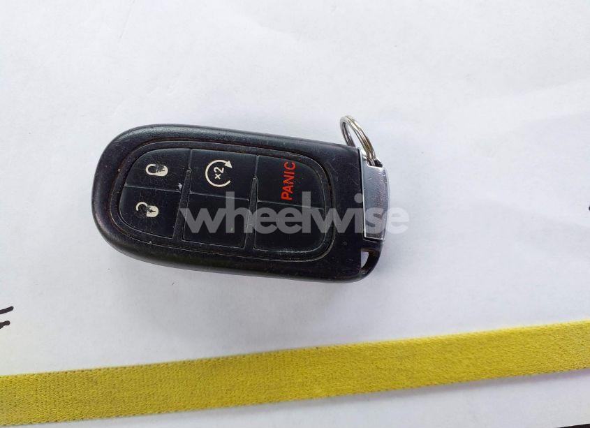 Photo 11 of 2017 Jeep Cherokee HIGH ALTITUDE 4X4 (VIN 1C4PJMDB4HW664678)