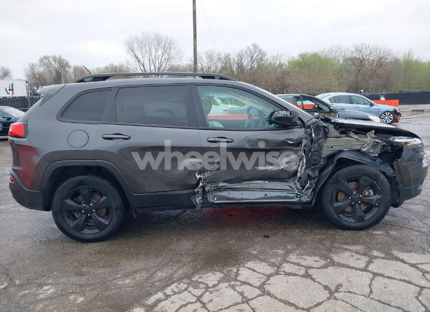 Photo 13 of 2017 Jeep Cherokee HIGH ALTITUDE 4X4 (VIN 1C4PJMDB4HW664678)