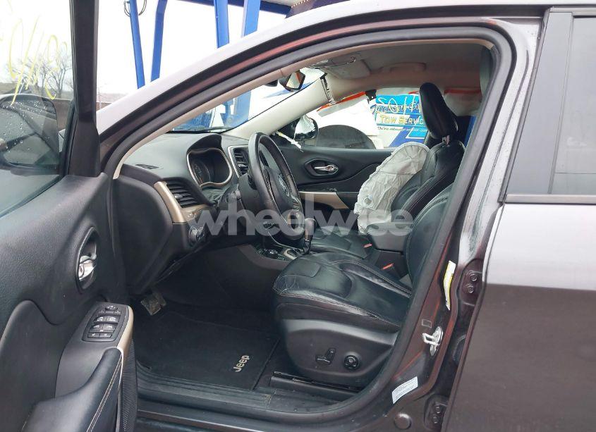 Photo 5 of 2017 Jeep Cherokee HIGH ALTITUDE 4X4 (VIN 1C4PJMDB4HW664678)