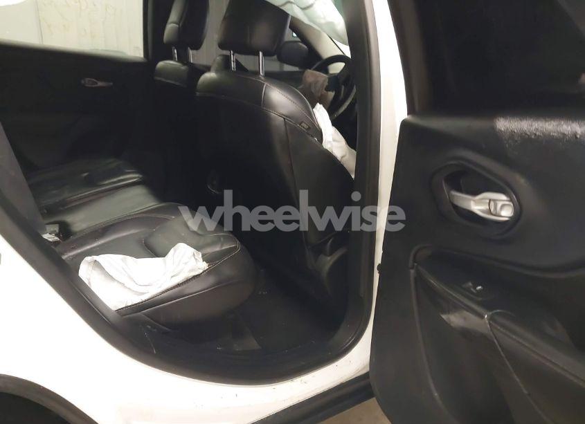 Photo 8 of 2016 Jeep Cherokee LIMITED (VIN 1C4PJMDB5GW152331)