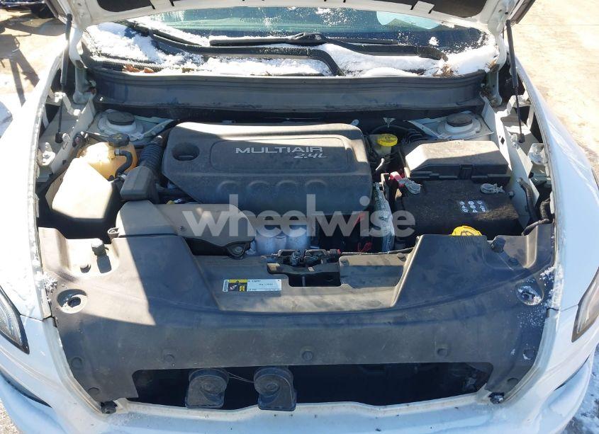 Photo 10 of 2016 Jeep Cherokee LIMITED (VIN 1C4PJMDB5GW202676)