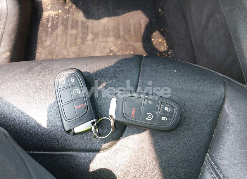 Photo 11 of 2015 Jeep Cherokee LIMITED (VIN 1C4PJMDB6FW763743)