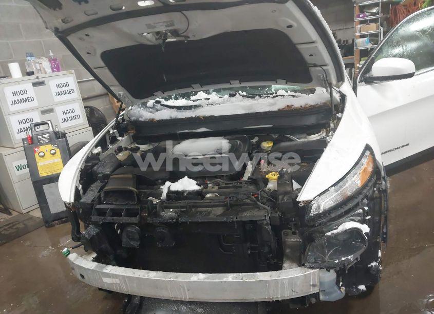 Photo 10 of 2016 Jeep Cherokee LIMITED (VIN 1C4PJMDB6GW255757)