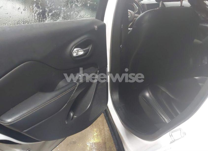 Photo 8 of 2016 Jeep Cherokee LIMITED (VIN 1C4PJMDB6GW255757)