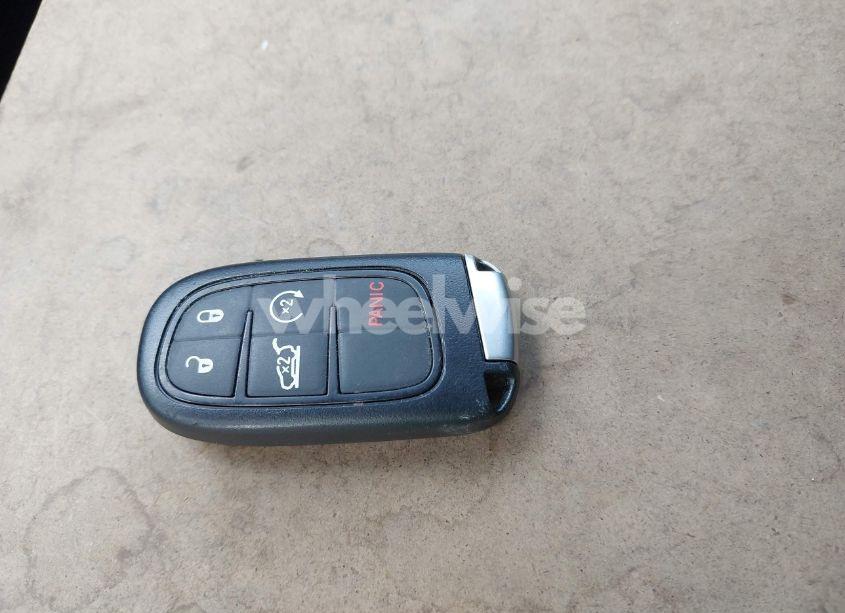 Photo 11 of 2016 Jeep Cherokee LIMITED (VIN 1C4PJMDB6GW260957)