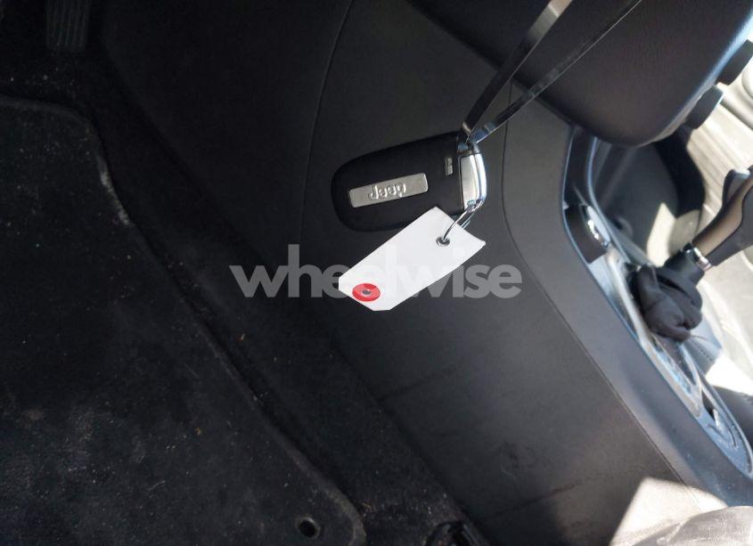 Photo 11 of 2015 Jeep Cherokee LIMITED (VIN 1C4PJMDB7FW500774)