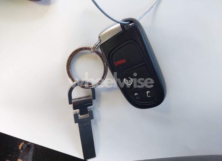 Photo 11 of 2016 Jeep Cherokee LIMITED (VIN 1C4PJMDB7GW318803)