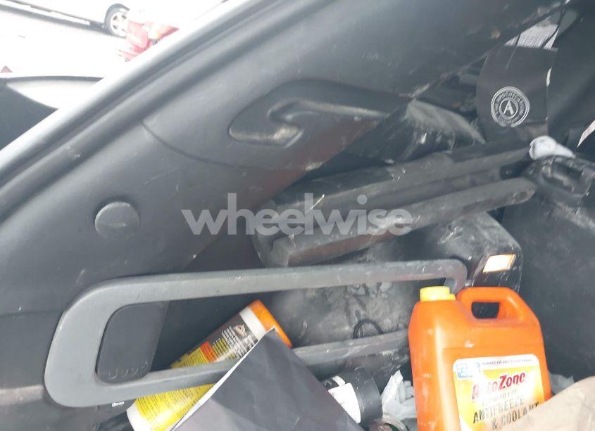 Photo 12 of 2017 Jeep Cherokee LIMITED 4X4 (VIN 1C4PJMDB7HW599633)