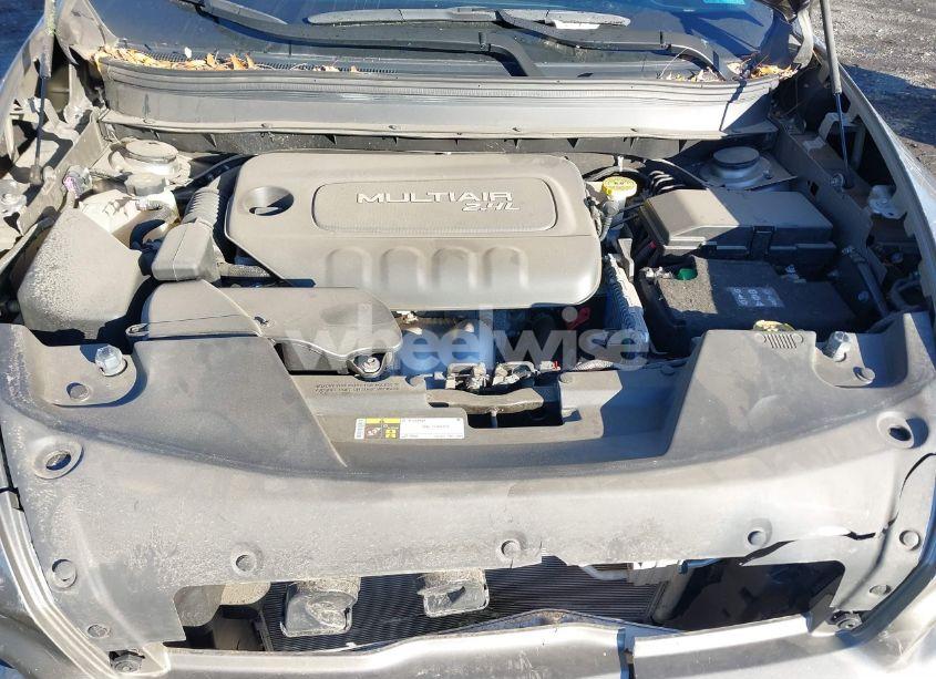 Photo 10 of 2018 Jeep Cherokee LIMITED 4X4 (VIN 1C4PJMDB7JD575107)