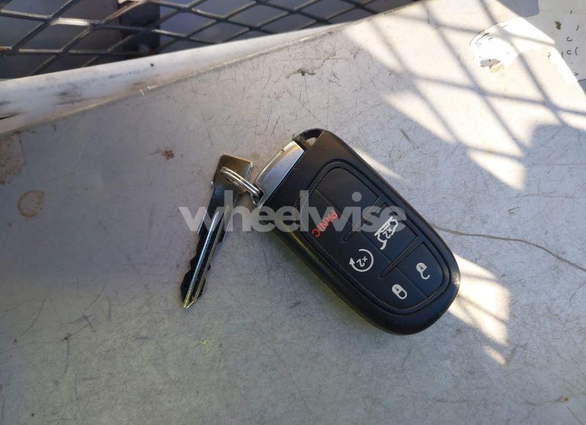 Photo 11 of 2018 Jeep Cherokee LIMITED 4X4 (VIN 1C4PJMDB7JD575107)