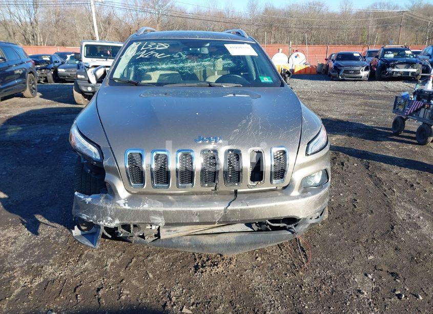 Photo 12 of 2018 Jeep Cherokee LIMITED 4X4 (VIN 1C4PJMDB7JD575107)