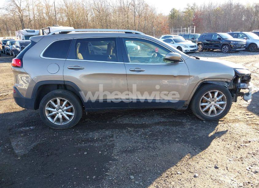Photo 13 of 2018 Jeep Cherokee LIMITED 4X4 (VIN 1C4PJMDB7JD575107)