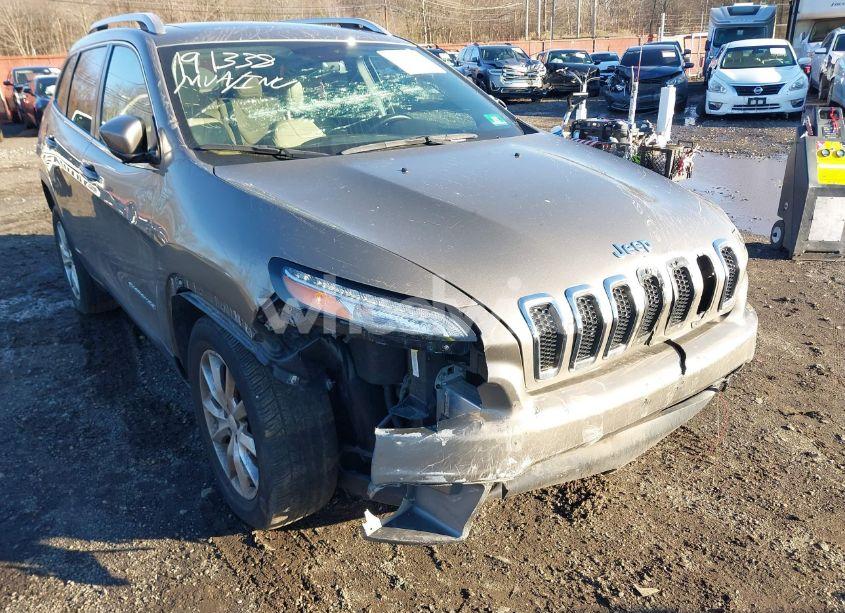 Photo 6 of 2018 Jeep Cherokee LIMITED 4X4 (VIN 1C4PJMDB7JD575107)