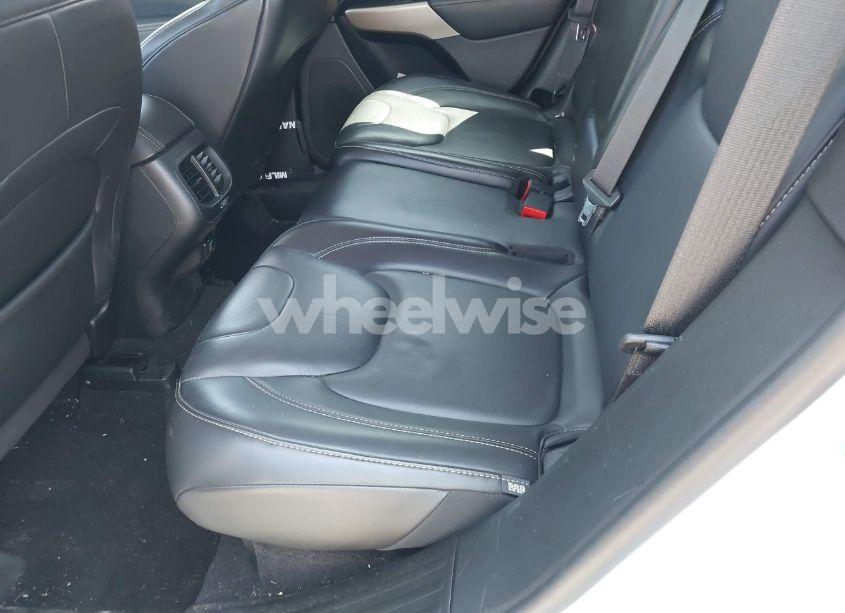 Photo 8 of 2018 Jeep Cherokee LIMITED 4X4 (VIN 1C4PJMDB7JD592439)