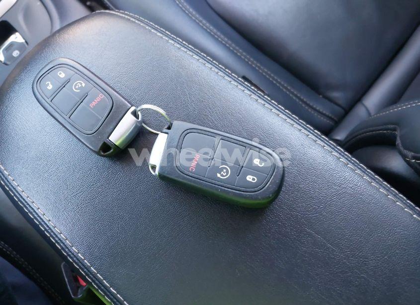 Photo 11 of 2016 Jeep Cherokee LIMITED (VIN 1C4PJMDB8GW213686)