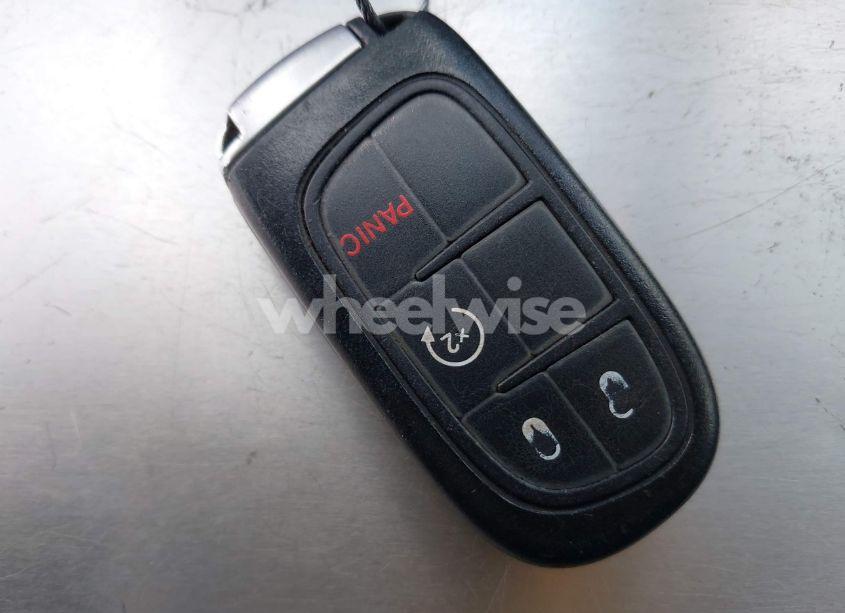 Photo 11 of 2016 Jeep Cherokee LIMITED (VIN 1C4PJMDB8GW309110)