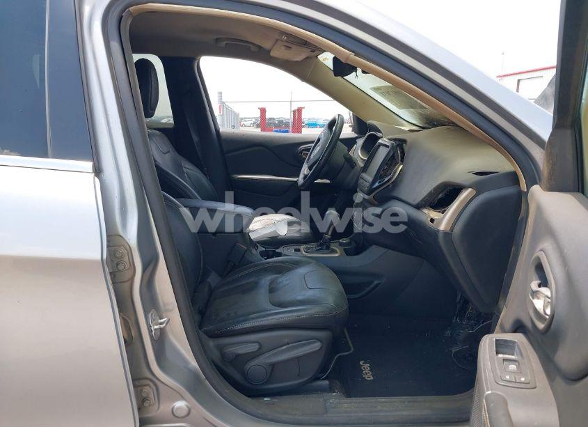 Photo 5 of 2016 Jeep Cherokee LIMITED (VIN 1C4PJMDB9GW225619)