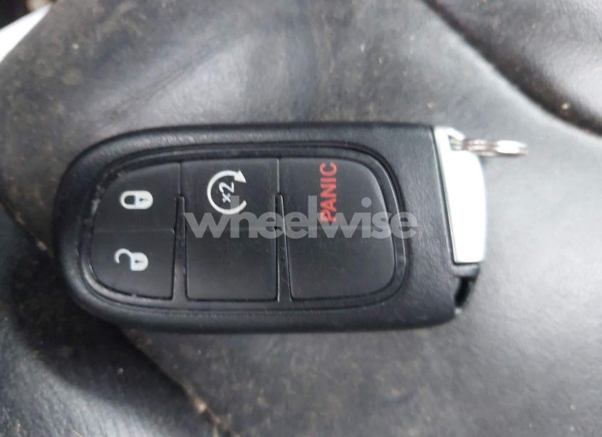 Photo 11 of 2016 Jeep Cherokee LIMITED (VIN 1C4PJMDB9GW252335)