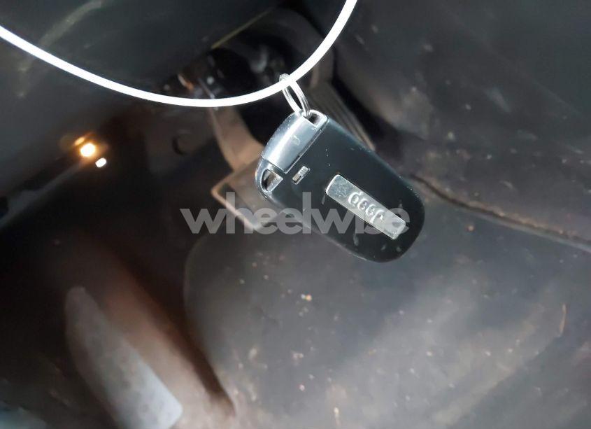 Photo 11 of 2018 Jeep Cherokee LIMITED 4X4 (VIN 1C4PJMDB9JD507388)