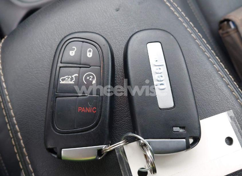 Photo 11 of 2018 Jeep Cherokee LIMITED 4X4 (VIN 1C4PJMDB9JD522070)