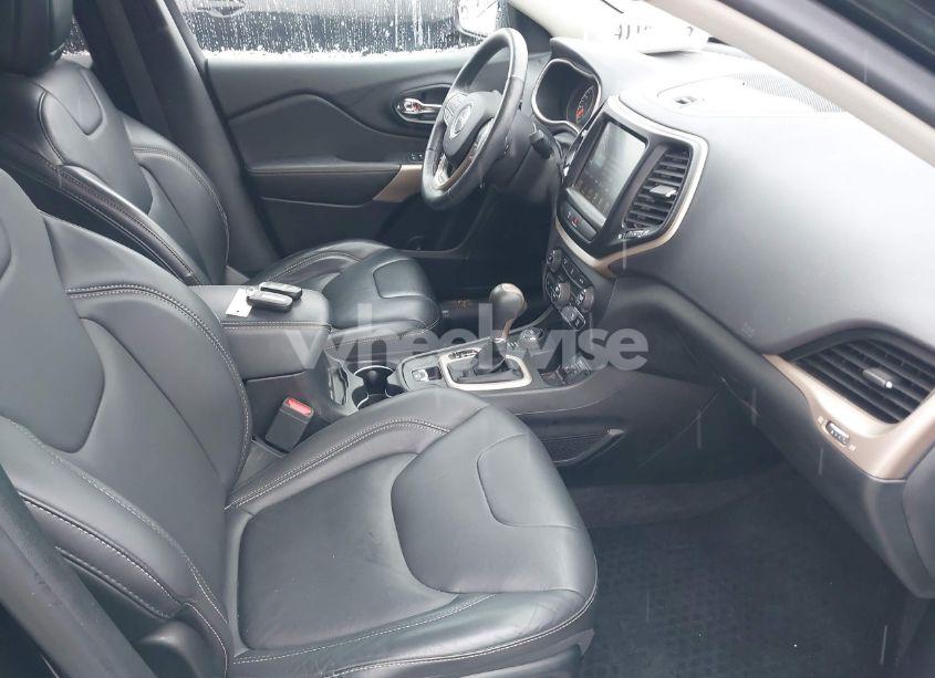 Photo 5 of 2018 Jeep Cherokee LIMITED 4X4 (VIN 1C4PJMDB9JD522070)